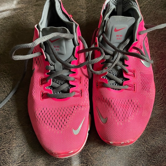 Nike trainers- bright pink & grey - Picture 2 of 8